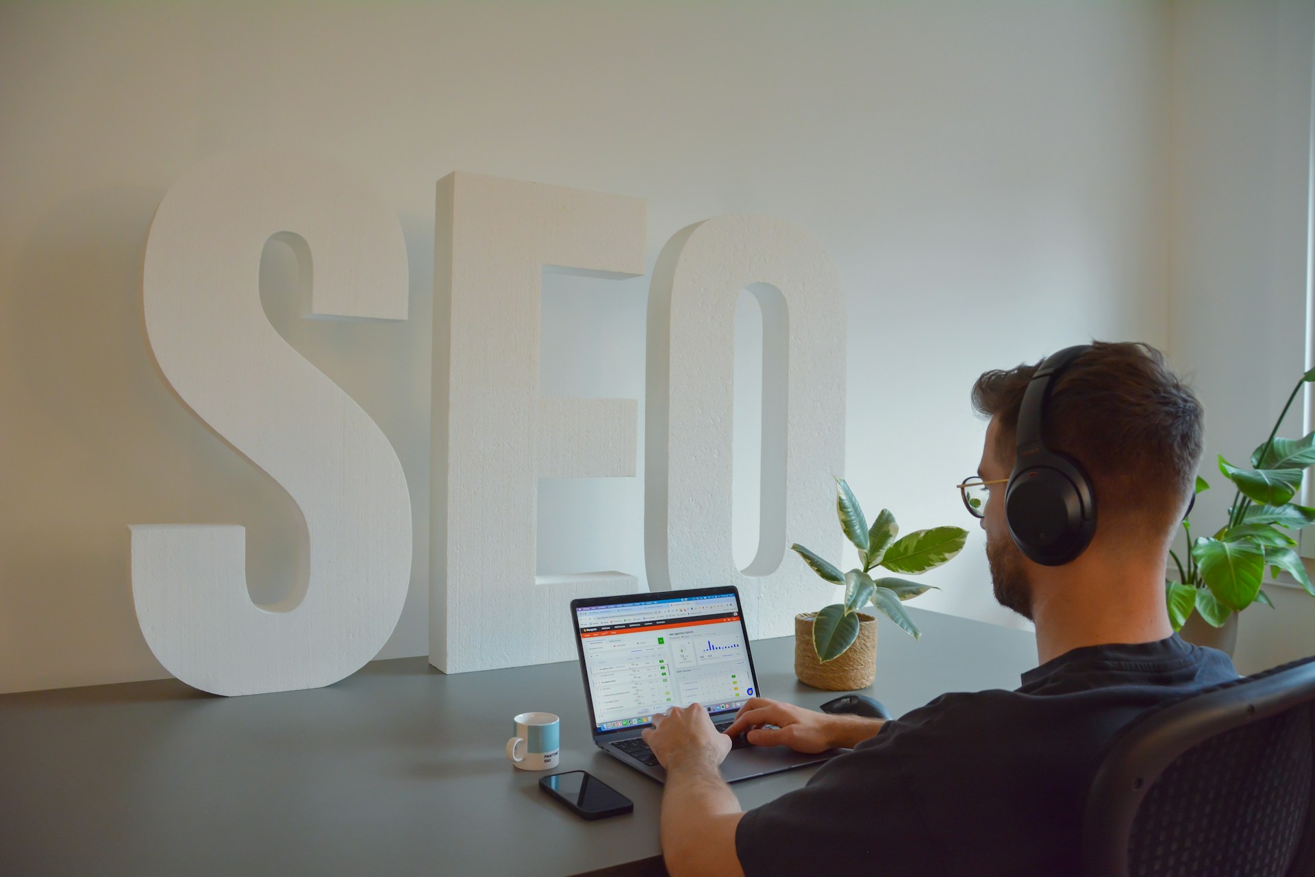 SEO and SEM: The Two Fundamental Keys to Growing Your Business in the Digital World